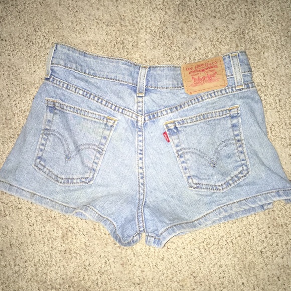 Levi’s superlow shorts🌿 - Picture 4 of 4